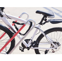 Vélos avec support à vélos et antivol