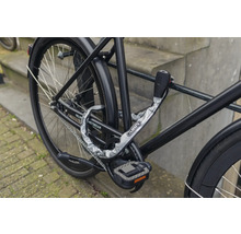 Vélo sécurisé avec un antivol chaîne ABUS