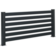 Metallzaun mit horizontalen Streben für den Aussenbereich