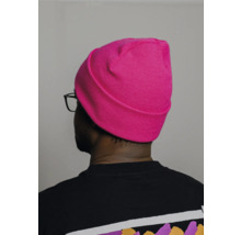 Homme avec bonnet tricoté