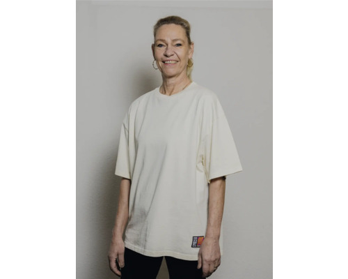 Femme avec T-shirt de bricolage Hornbach