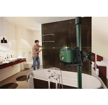 Salle de bain avec un laser lignes croisées pour aligner des objets