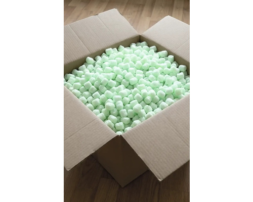 Geöffnete Kartonbox gefüllt mit losen Füllchips