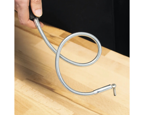 Arbre flexible avec vis pour outil