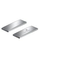 Zwei rechteckige Möbelgriffe mit Hettich Logo