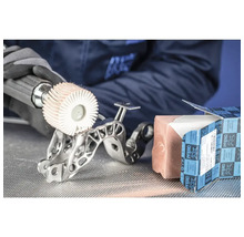 Outils de polissage Pferd en utilisation avec pâte à polir et abrasif