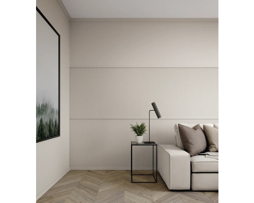 Salon avec panneaux muraux, canapé et table d'appoint