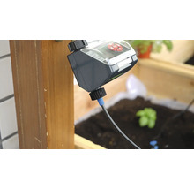 Ordinateur d'arrosage avec tuyau et raccord de robinet pour l'arrosage du jardin