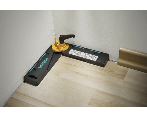 Coupe-angle Wolfcraft pour ajuster les plinthes dans les angles