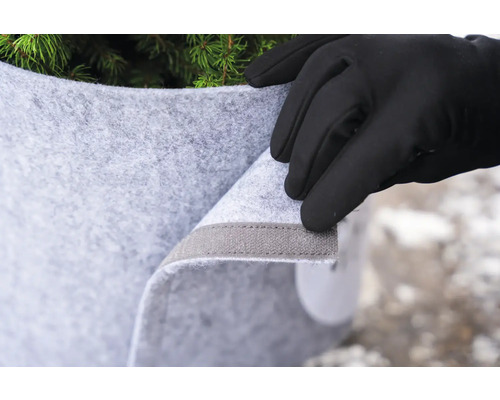 Housse en non-tissé avec fermeture velcro pour protéger les plantes dans le jardin