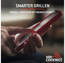 Person bedient ein Smartphone mit der Weber Connect App zum Grillen. Weber Connect Logo.