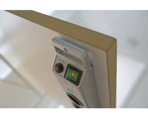 Bloc multiprise avec interrupteur monté sur un plateau de table