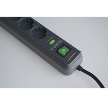 Mehrfachsteckdose mit Überspannungsschutz und Schalter