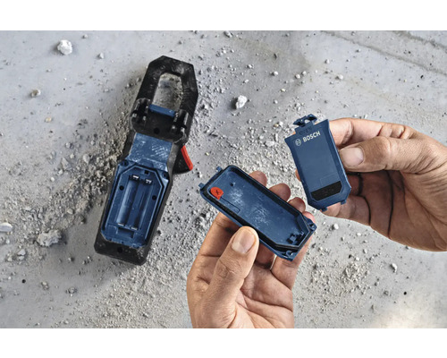 Logo Bosch sur une batterie pour une pince ampèremétrique