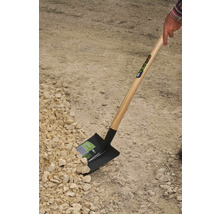 Bêche avec manche en bois pour pelleter du gravier