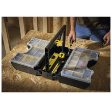 Geöffnete Werkzeugbox mit verschiedenen Werkzeugen