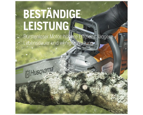 Tronçonneuse Husqvarna coupant une branche