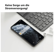 Smartphone avec notification de batterie faible, clavier et écouteurs