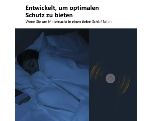 Scène avec une personne dormant dans un lit et un appareil offrant une protection