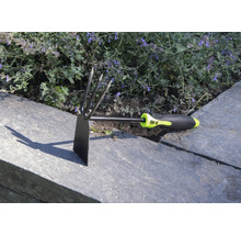 Sarcloir de jardin avec griffe à trois dents et manche