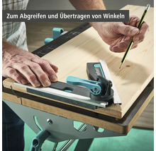 Une personne utilise une fausse équerre pour reporter un angle sur une planche de bois.