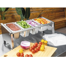 Edelstahl-Beilagenbehälter mit vier Fächern, gefüllt mit frischem Gemüse und Sauce auf einem Arbeitstisch.