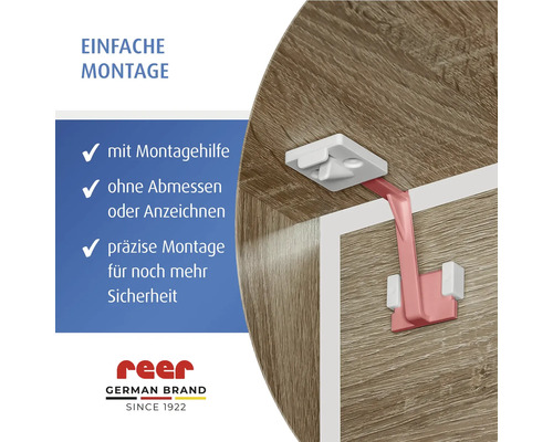 reer Schranksicherung mit Montagehilfe für einfache Installation an Holzmöbeln ohne Abmessen oder Anzeichnen. reer Logo.