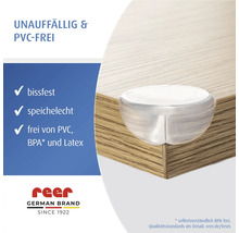 Transparenter Eckenschutz von reer an einer Tischkante, bissfest, speichelecht und frei von PVC, BPA und Latex. reer Logo.