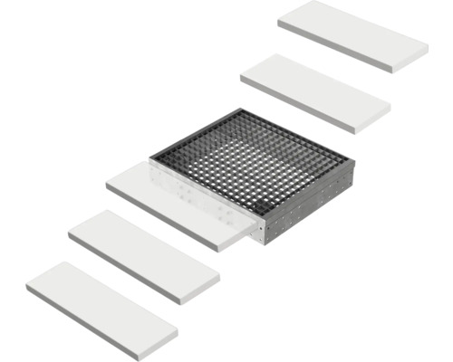 Quadratischer Metall-Gitterrost in einem Rahmen mit mehreren rechteckigen Dämmplatten.