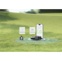 Mähroboter mit App-Steuerung auf einer Rasenfläche, Symbole für Anwendung und Synchronisierung sowie Smartphone mit Gartenkarte.