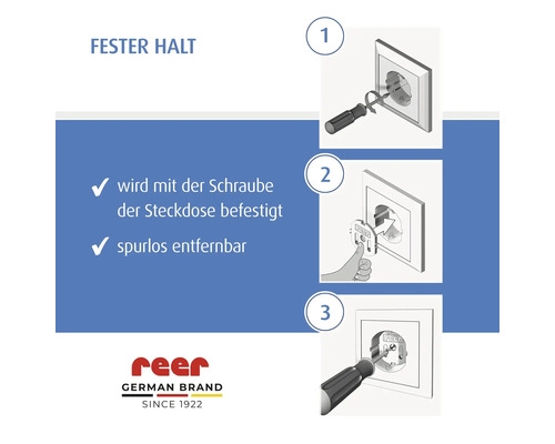 Montage der Reer Steckdosensicherung durch Verschrauben: Schraube lösen, Schutz einsetzen und festschrauben. Rückstandslos entfernbar. Reer Logo.