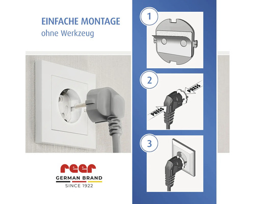 Anleitung zur einfachen Montage der reer Steckdosensicherung ohne Werkzeug in drei Schritten. reer Logo.