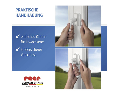 Kindersicherung für Fenstergriffe von reer, Bedienung durch Drücken des Sicherungsknopfes und gleichzeitiges Drehen des Griffs. reer Logo.