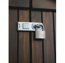 Moraillon ABUS avec cadenas Titalium monté sur une porte en bois pour sécuriser la fermeture.