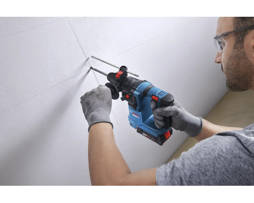 Kit combiné Bosch Professional 18 V GSB 18V-25 + GBH 18V-18 + GWS 18V-8 (1 x GBA18V-20 ; 1 x GBA 18V 4,0 Ah ; GAL 18 V-40, M-BAG, C)
