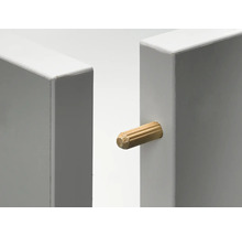 Tourillon en bois pour l'assemblage de deux panneaux de meubles blancs.