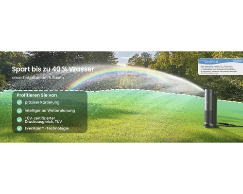 Arroseur de pelouse intelligent sur gazon vert. L'appareil utilise la technologie EvenRain pour une économie d'eau allant jusqu'à 40 pour cent.