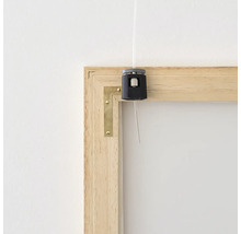 Crochet pour rails de galerie avec suspension par câble sur un cadre en bois