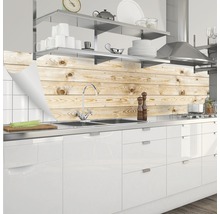 Crédence de cuisine aspect bois dans une cuisine moderne