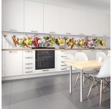 Crédence de cuisine avec motif d''épices dans une cuisine moderne