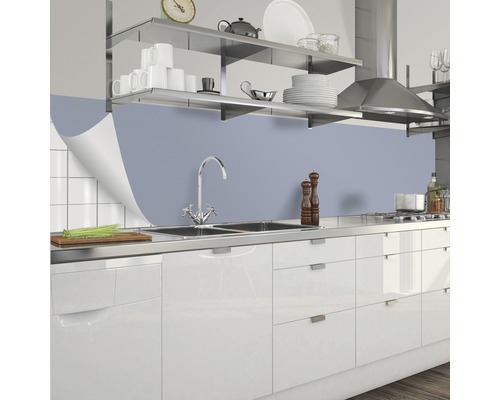 Küchenszene mit Spüle, Armatur und Küchenrückwand