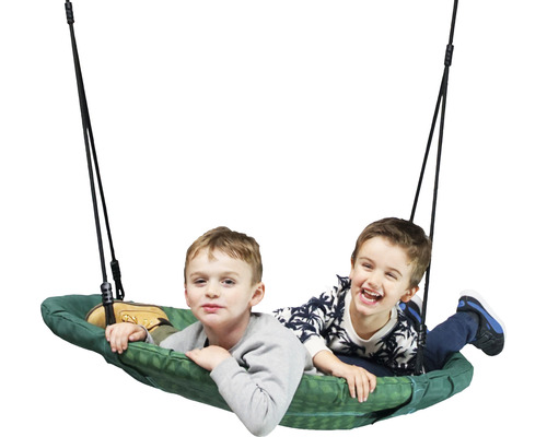 Zwei Kinder liegen in einer Nestschaukel.