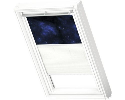Fenêtre de toit avec store occultant et motif ciel étoilé
