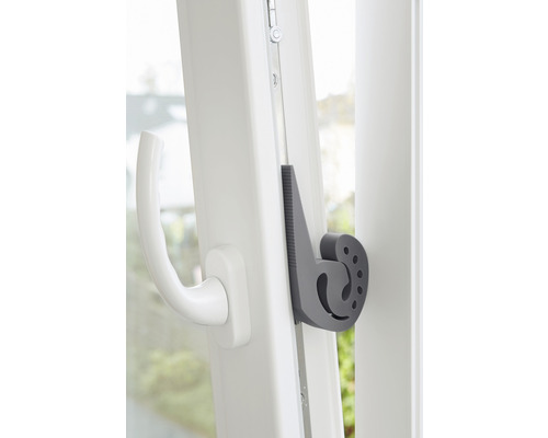 Fenster mit Fenstergriff und Fenstersicherung