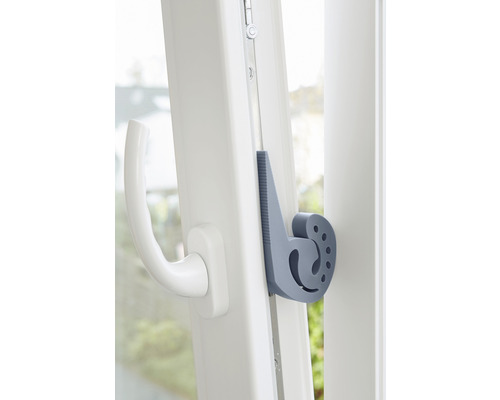 Fenster mit Fenstergriff und Fenstersicherung