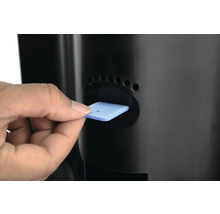 Insertion d''un tampon filtrant dans un produit pour bassin