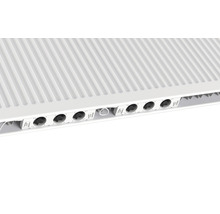 Gros plan d''un radiateur avec convecteur de ventilateur