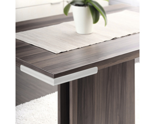 Tisch mit Kantenschutz