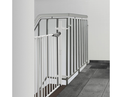 Barrière d''escalier en métal en haut de l''escalier