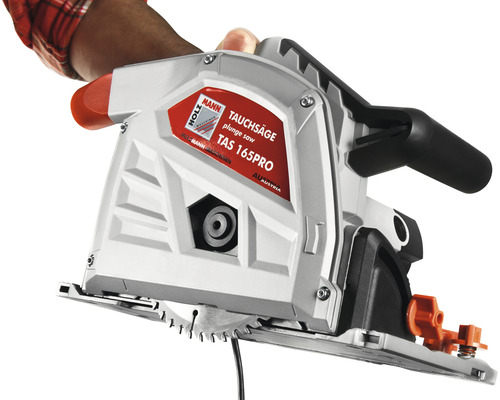 Scie plongeante Holzmann TAS 165PRO en utilisation